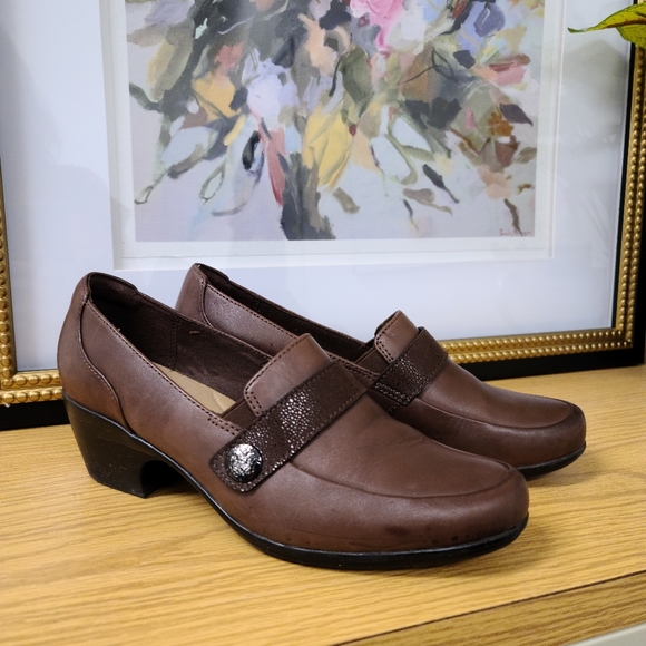 Clarks Emily Andria Slip-On - Picture 7 of 7